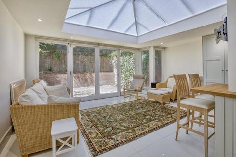 5 Pinel Close, Virginia Water, GU25 4SP