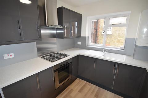 2 bedroom flat for sale, Wiltie Court, Wiltie Gardens, Folkestone