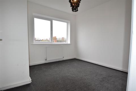 2 bedroom flat for sale, Wiltie Court, Wiltie Gardens, Folkestone