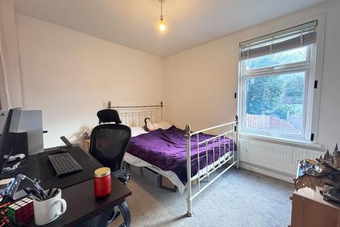 2 bedroom terraced house to rent, Lawrence Street, Gillingham