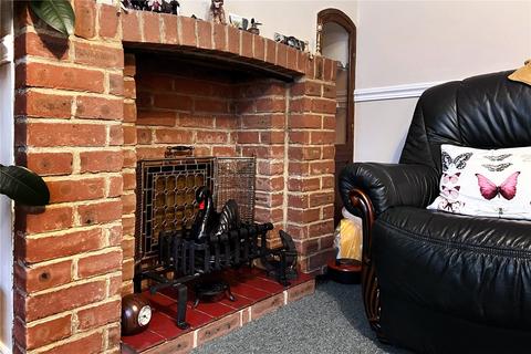 19 Water Lane, Angmering, Littlehampton, BN16 4EJ