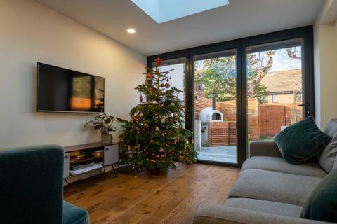 6 Field View, Caversham, Reading, RG4 5HB