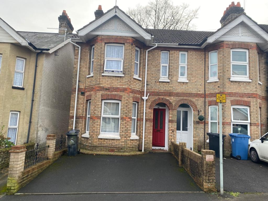 Belmont Road, Poole, Dorset, BH14 2 bed end of terrace house £1,300