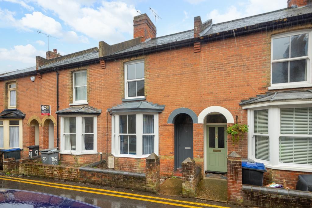 St Peters Grove, Canterbury 3 bed semidetached house £1,200 pcm (£