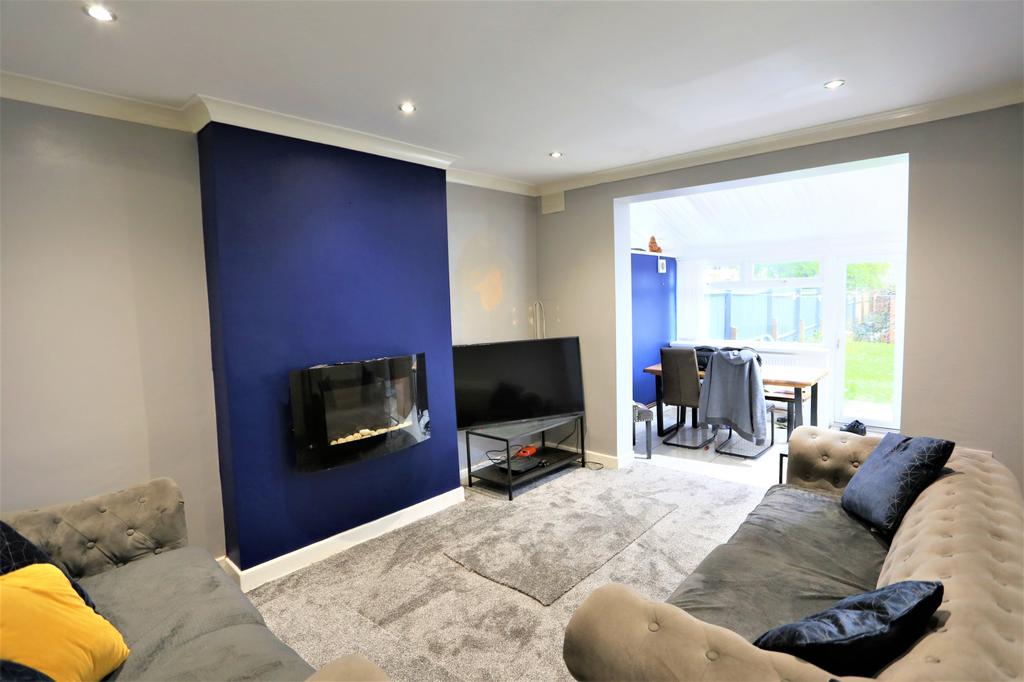 Bleakhouse Road, Oldbury, B68 3 bed detached house £995 pcm (£230 pw)
