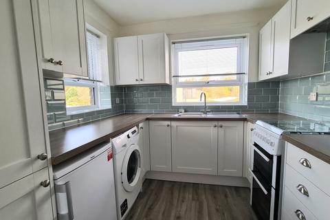 9, Tudor Court Lower Street, Haslemere, GU27 2PF