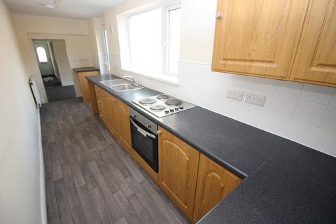 2 bedroom terraced house to rent, George Street, Darlington, County Durham