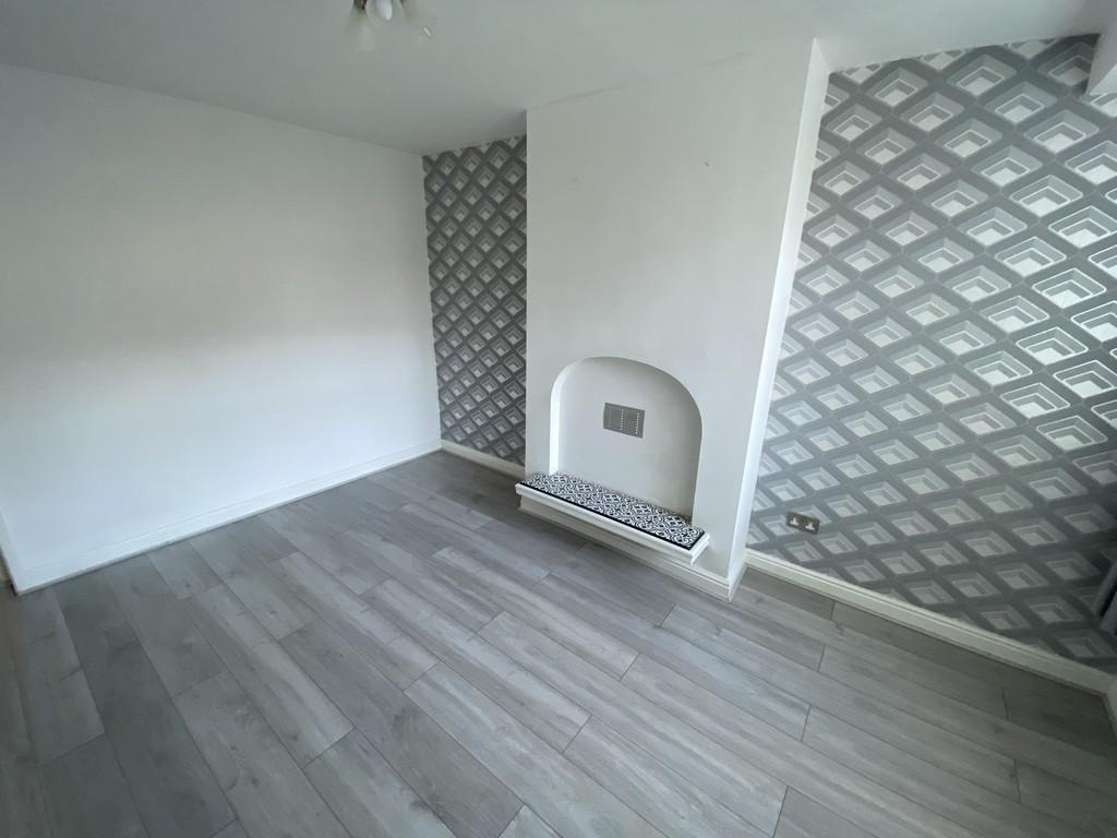 Esonwood Road, Whiston 3 bed semidetached house £795 pcm (£183 pw)