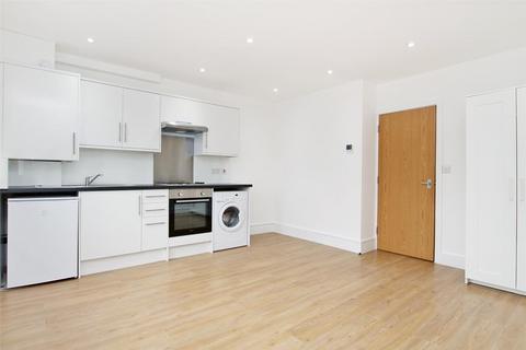 Studio to rent, Barnett Street, Whitechapel