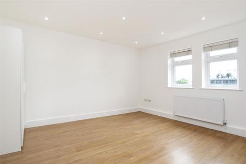 Studio to rent, Barnett Street, Whitechapel
