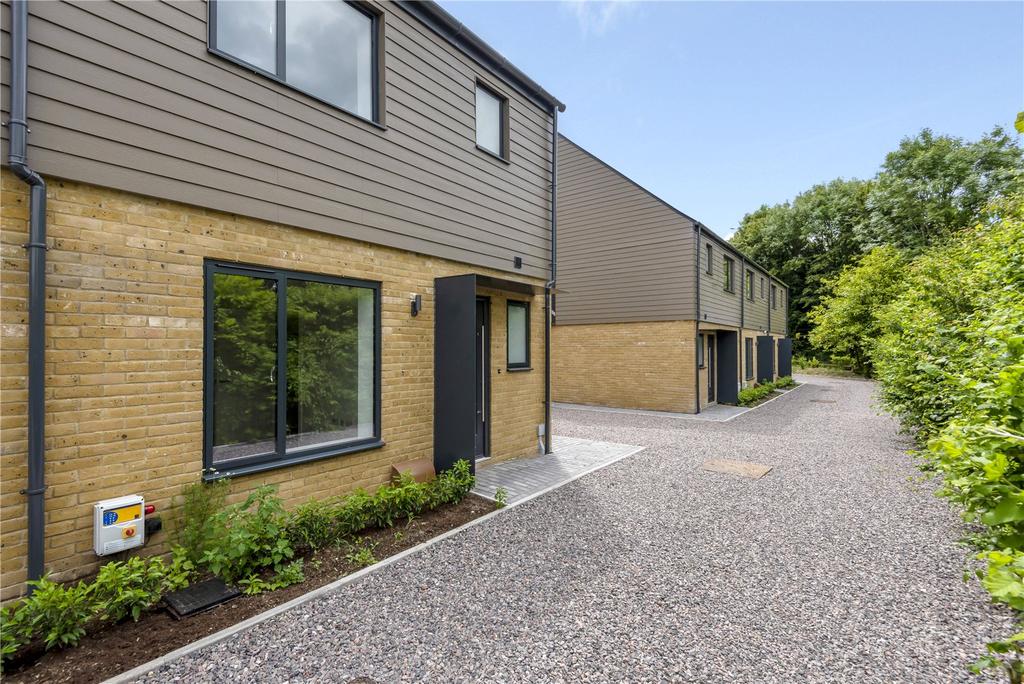 Whiteway Close, Headbourne Worthy... 3 bed semidetached house £450,000