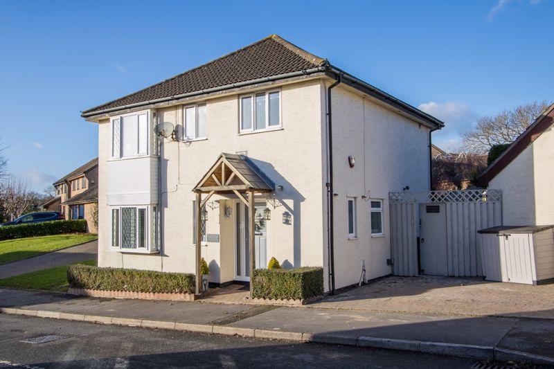 Cosmeston Drive, Penarth 4 bed detached house £510,000
