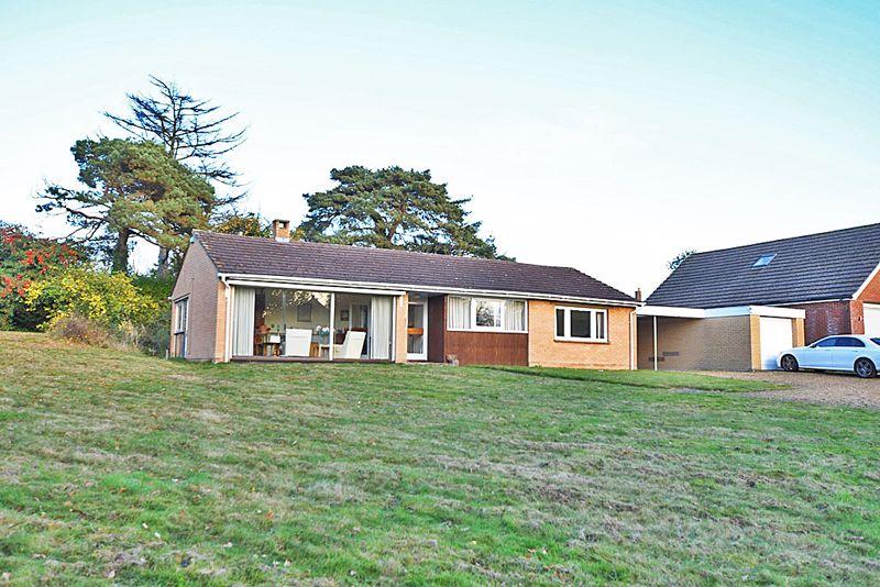 Roseacre Lane, Maidstone 3 bed detached bungalow £600,000