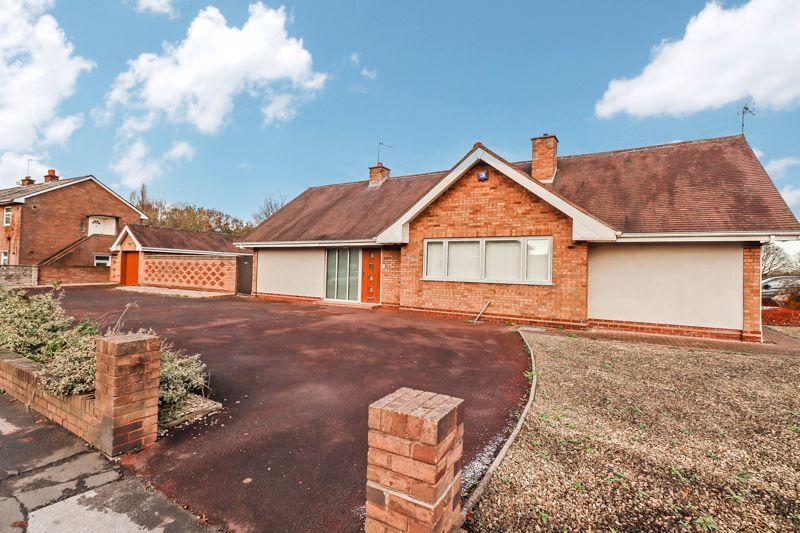 Broad Lane, Bloxwich, Walsall 4 bed detached bungalow £375,000