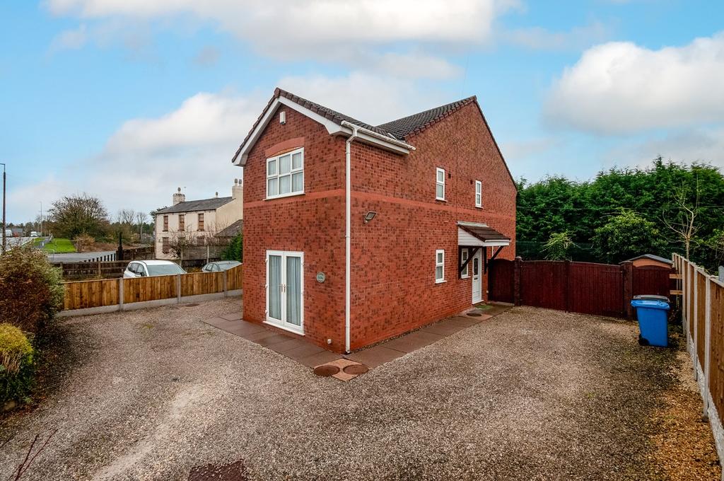 Warrington Road, Risley, Warrington, WA3 4 bed detached house £375,000