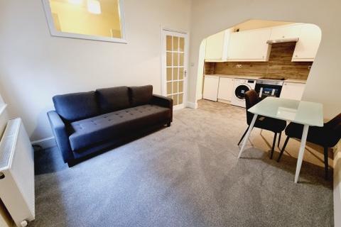 2 bedroom flat to rent, St Marys Road, Leamington Spa