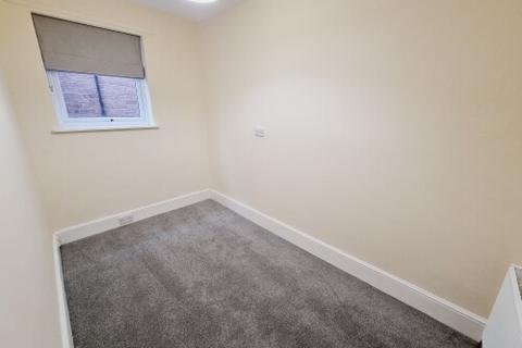 2 bedroom flat to rent, St Marys Road, Leamington Spa