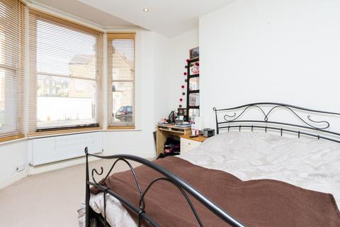 2 bedroom flat to rent - Helix Road, SW2