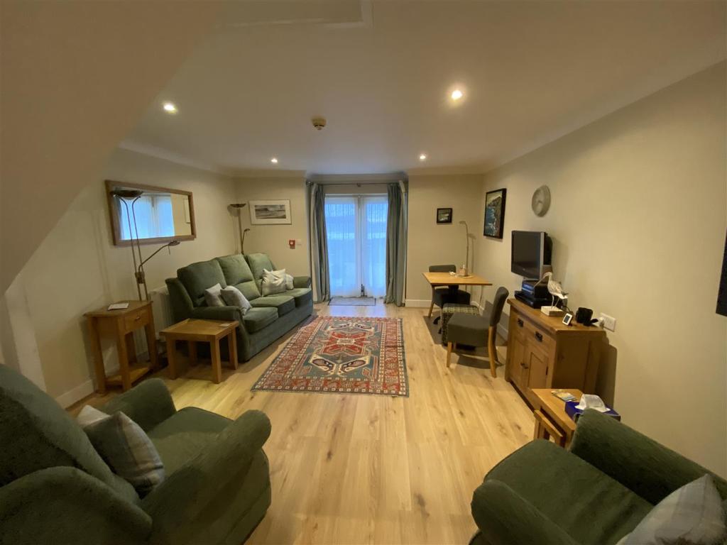 Sitting/Dining Room