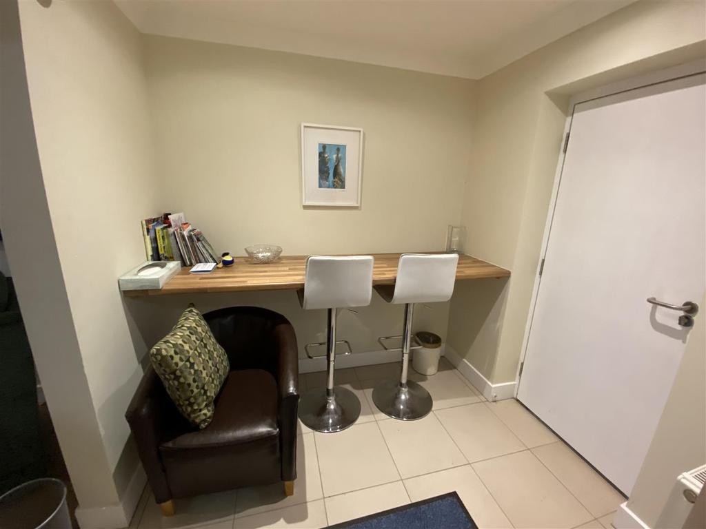 Rear Hall/Breakfast Area