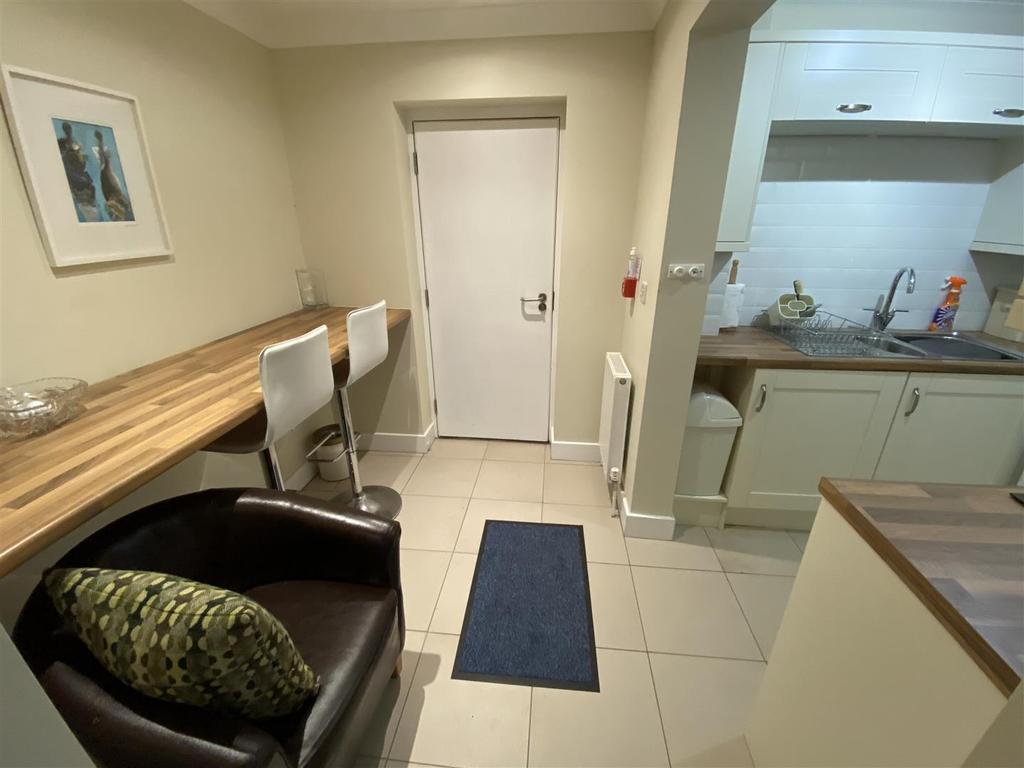Rear Hall/Breakfast Area