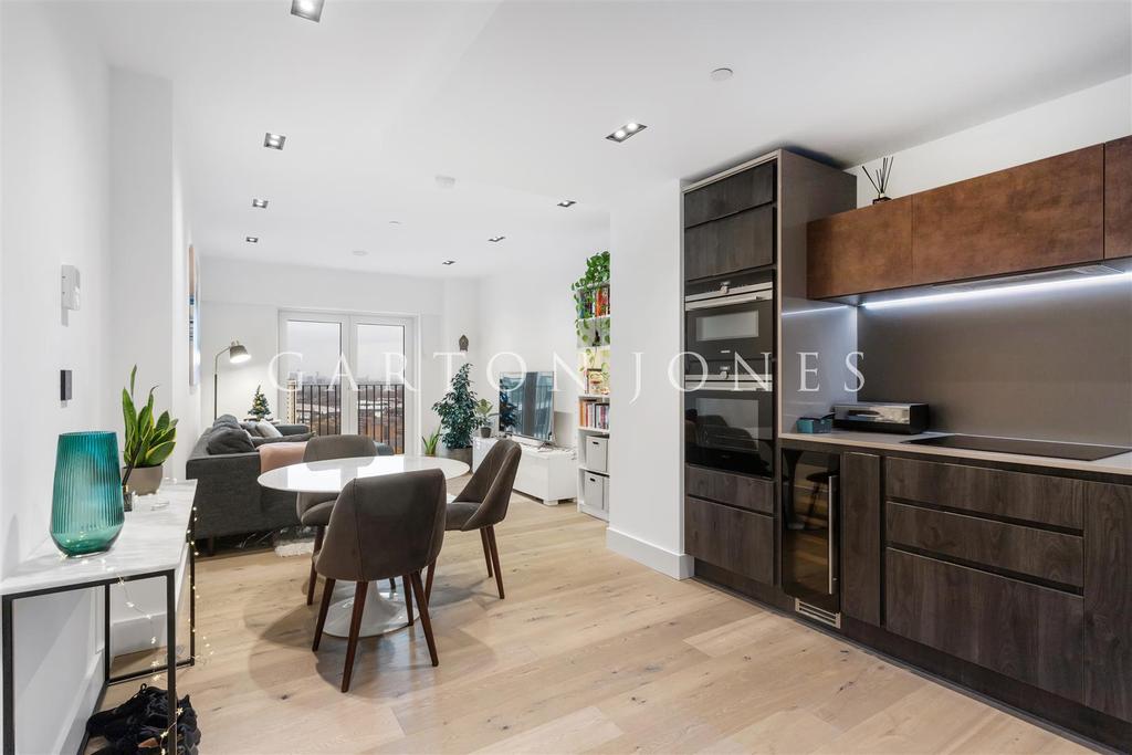 Dining kitchen