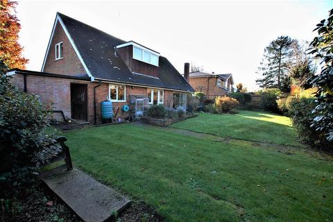 10 Sunnyfield, Hatfield, AL9 5DX