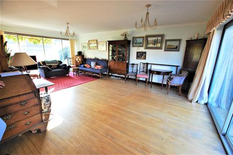 10 Sunnyfield, Hatfield, AL9 5DX