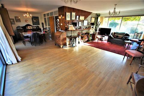 10 Sunnyfield, Hatfield, AL9 5DX