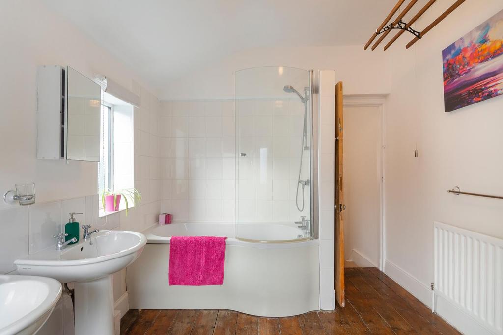 TEERTSYBUR53 - Bathroom A.jpg