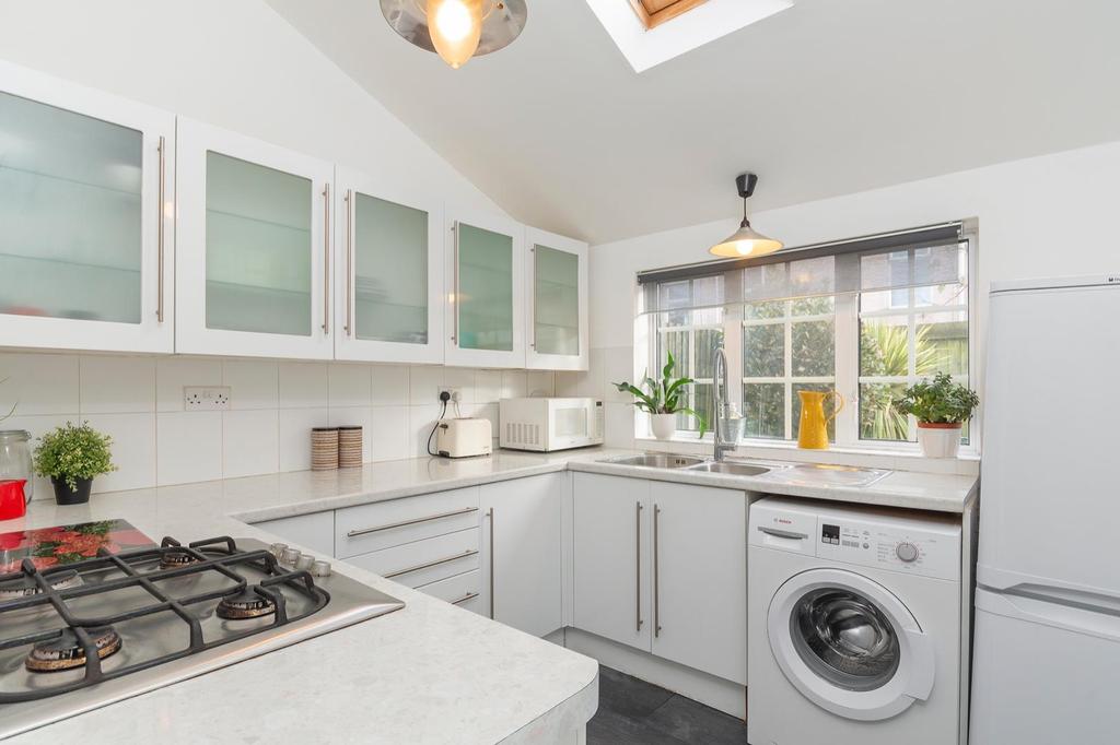 TEERTSYBUR53 - Kitchen D.jpg