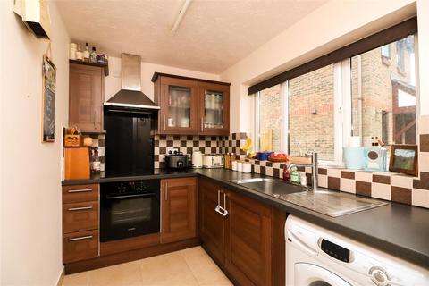 4 Bignor Close, Horsham, RH12 5JQ