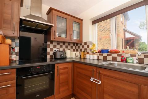 4 Bignor Close, Horsham, RH12 5JQ