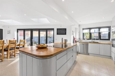 13 Bishops Road, Bedford, MK41 0SH