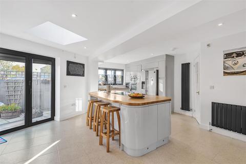 13 Bishops Road, Bedford, MK41 0SH