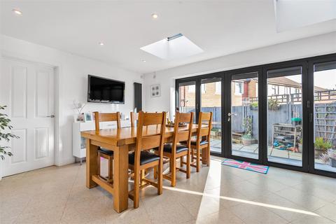 13 Bishops Road, Bedford, MK41 0SH