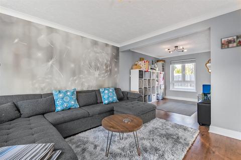 13 Bishops Road, Bedford, MK41 0SH