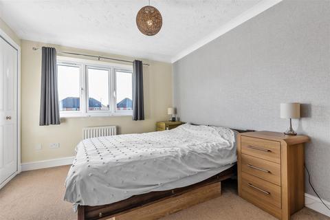 13 Bishops Road, Bedford, MK41 0SH