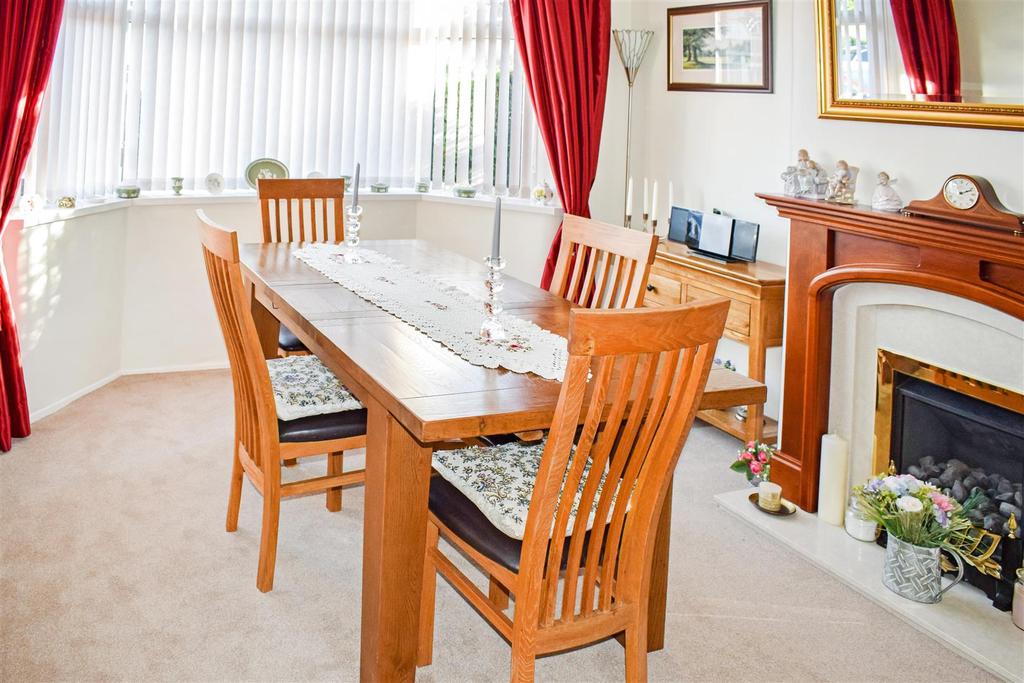 Rathmore Crescent, Southport 3 bed semidetached house £250,000