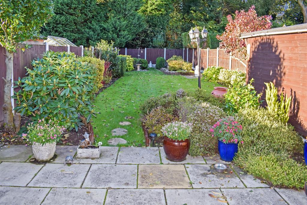 Rathmore Crescent, Southport 3 bed semidetached house £250,000