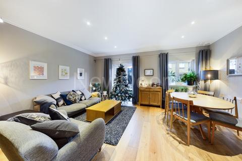 64 Gatehead Crescent, Bishopton, PA7 5QN