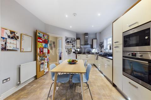 64 Gatehead Crescent, Bishopton, PA7 5QN