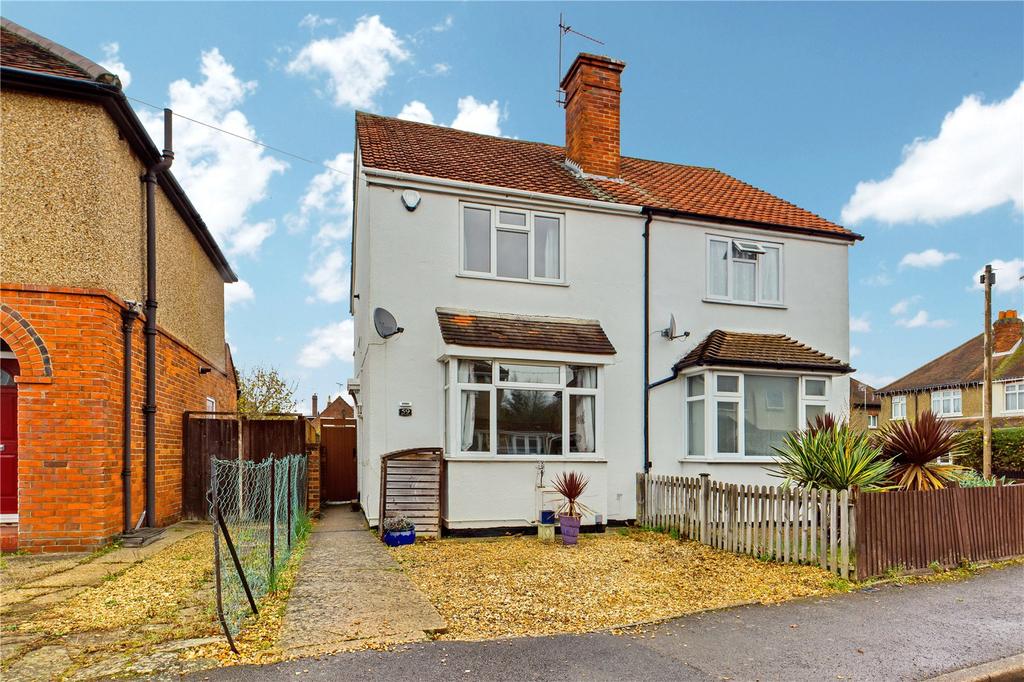 Gratwicke Road, Tilehurst, Reading, RG30 3 bed semidetached house £
