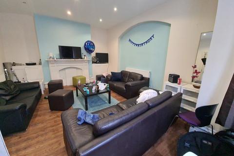 12 bedroom house to rent, Grosvenor Road, Leeds