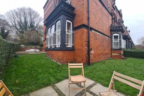 12 bedroom house to rent, Grosvenor Road, Leeds