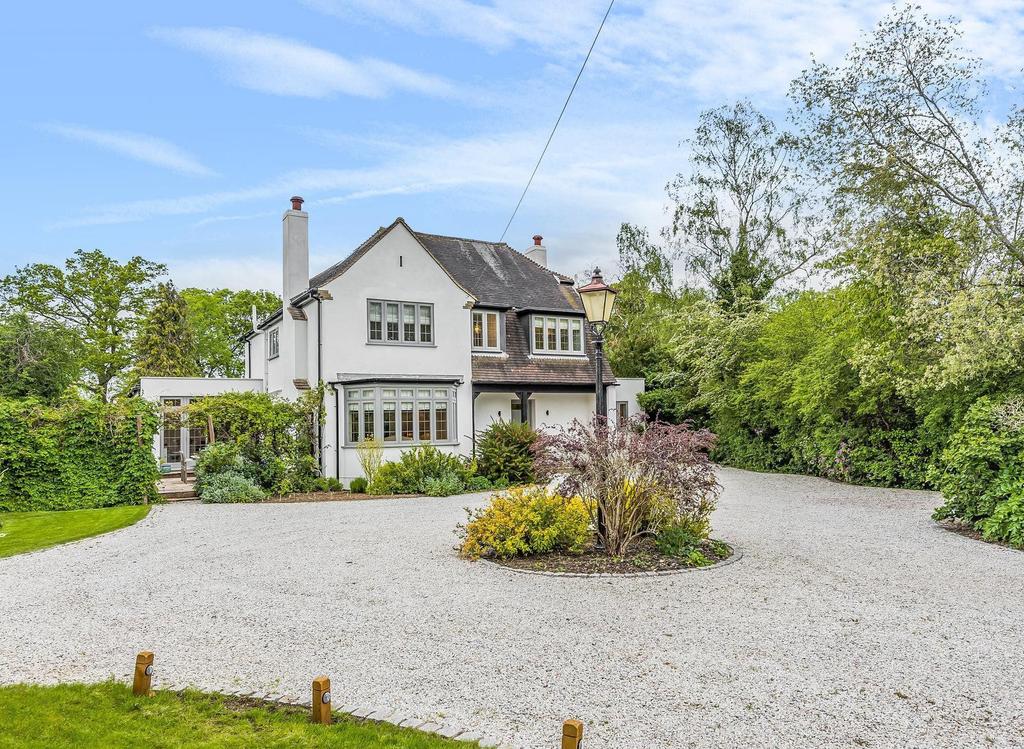 Lower Farm Road, Effingham, KT24 5 bed detached house £2,050,000