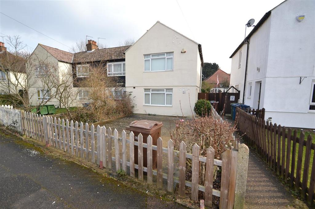 Woodlands Drive, Stanmore 3 bed terraced house £1,600 pcm (£369 pw)