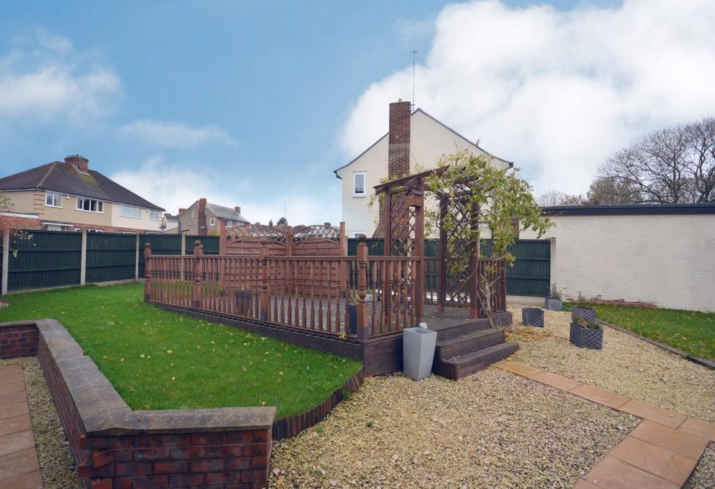 Street, Clay Cross... 3 bed semidetached house £225,000