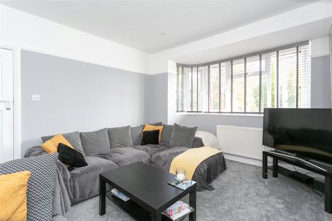 2 bedroom maisonette to rent, Courtlands Drive, Watford, Hertfordshire, WD17