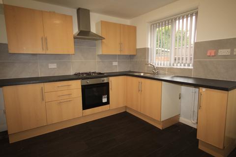 2 bedroom terraced house to rent, Marlborough Avenue, Hampshire St, Hull, HU4